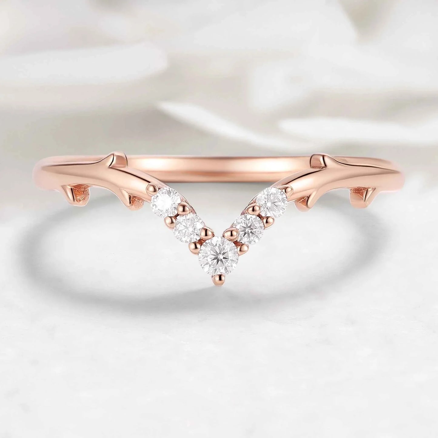 Nature-inspired Branch Moissanite Wedding Band