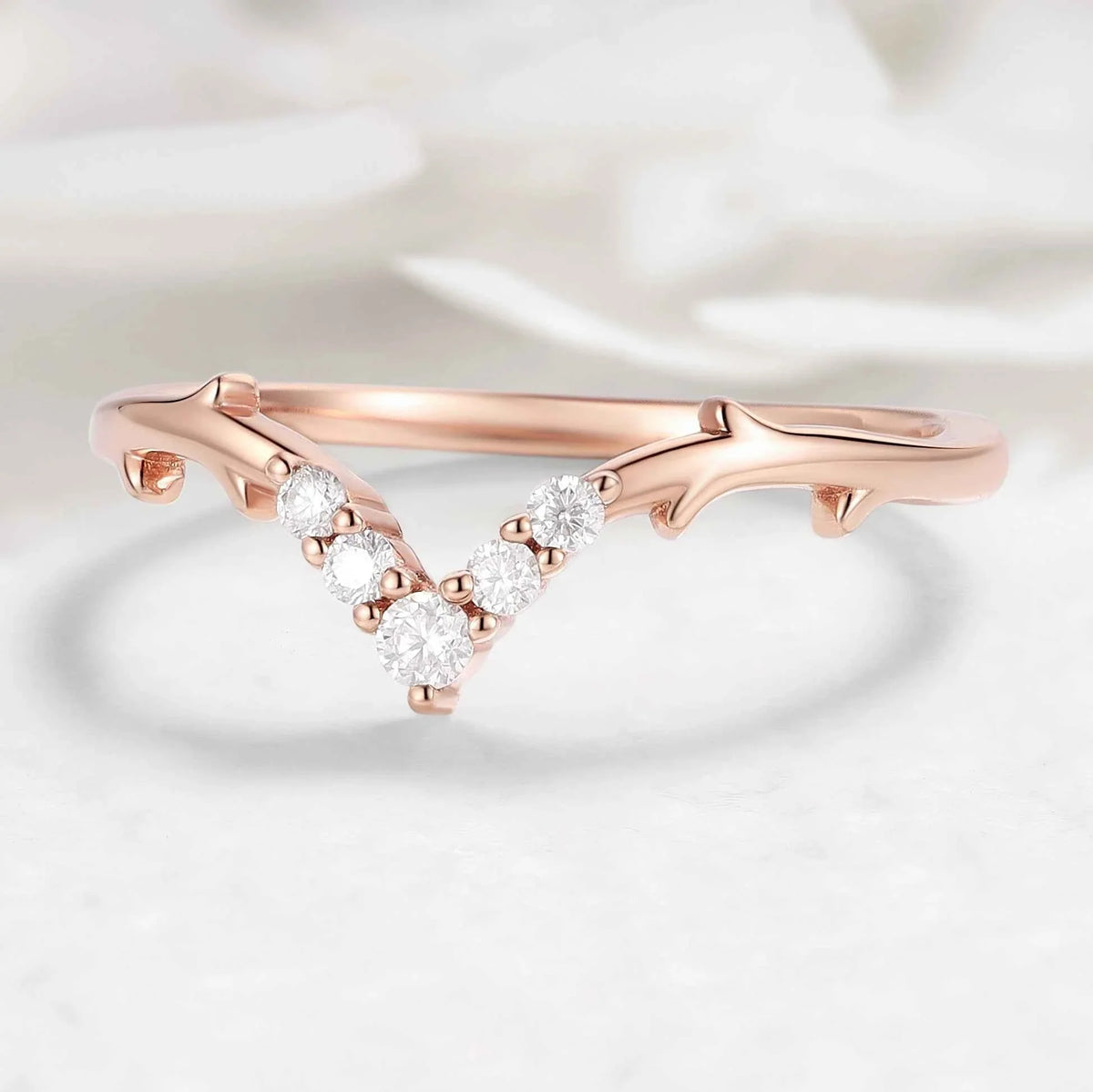 Nature-inspired Branch Moissanite Wedding Band