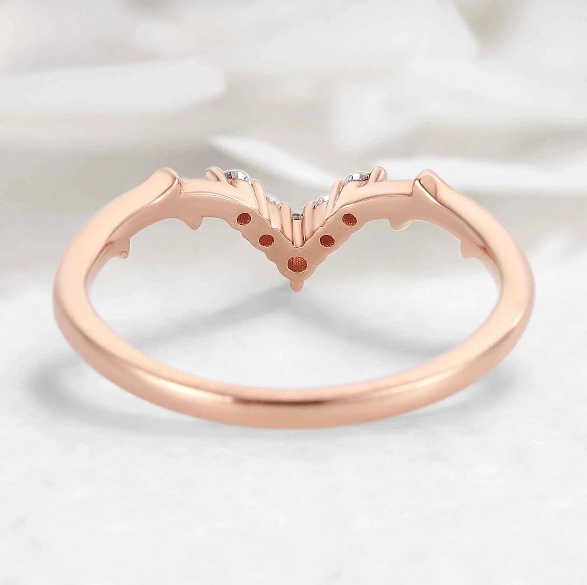 Nature-inspired Branch Moissanite Wedding Band