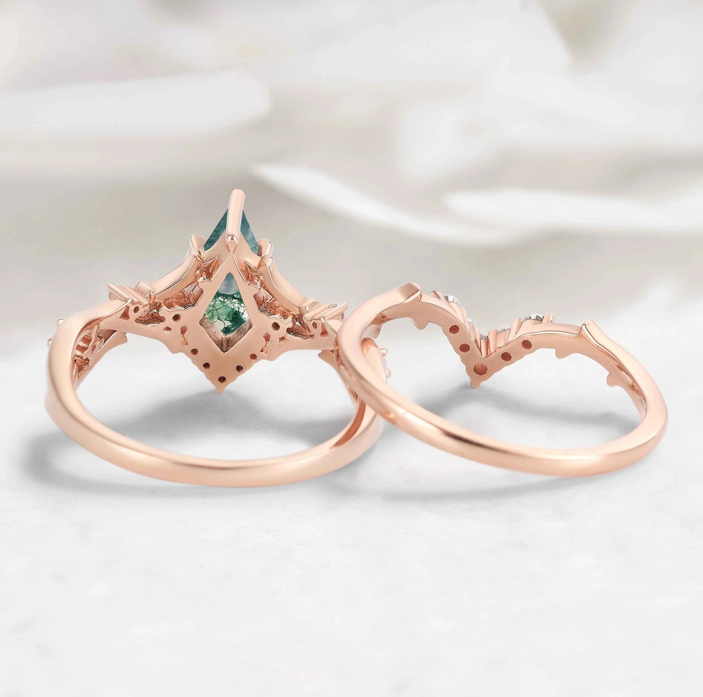 Nature-inspired Branch Kite Cut Moss Agate Engagement Ring Set