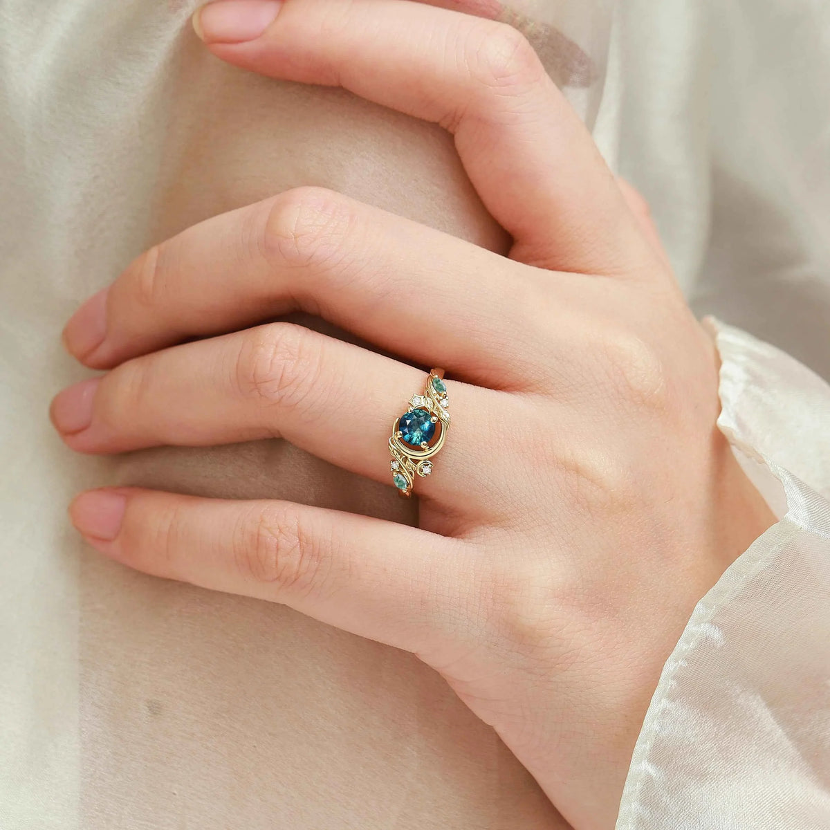 Nature-inspired Moon & Leaf  Round Cut Teal Sapphire Engagement Ring - Veralune