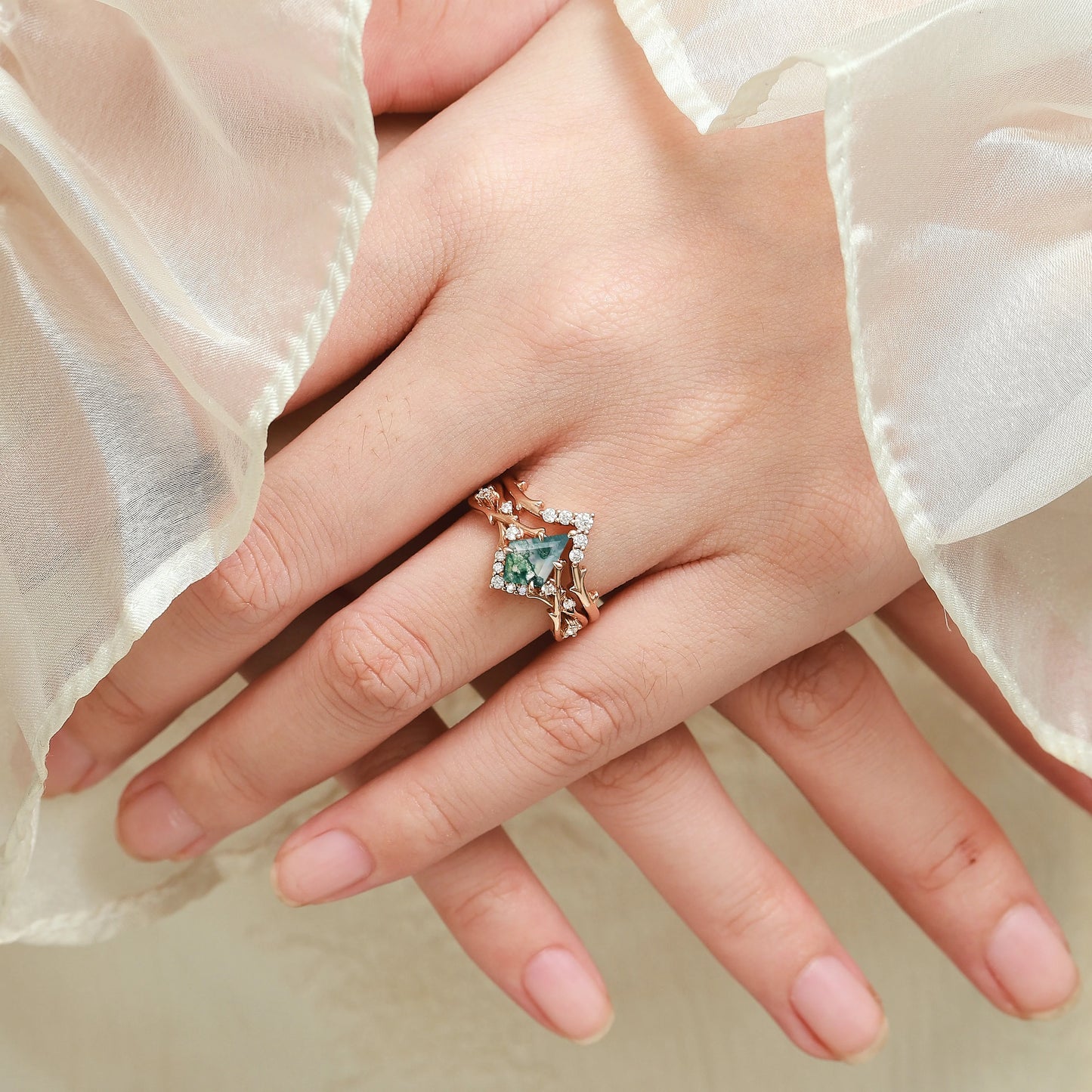 Nature-inspired Branch Kite Cut Moss Agate Engagement Ring Set