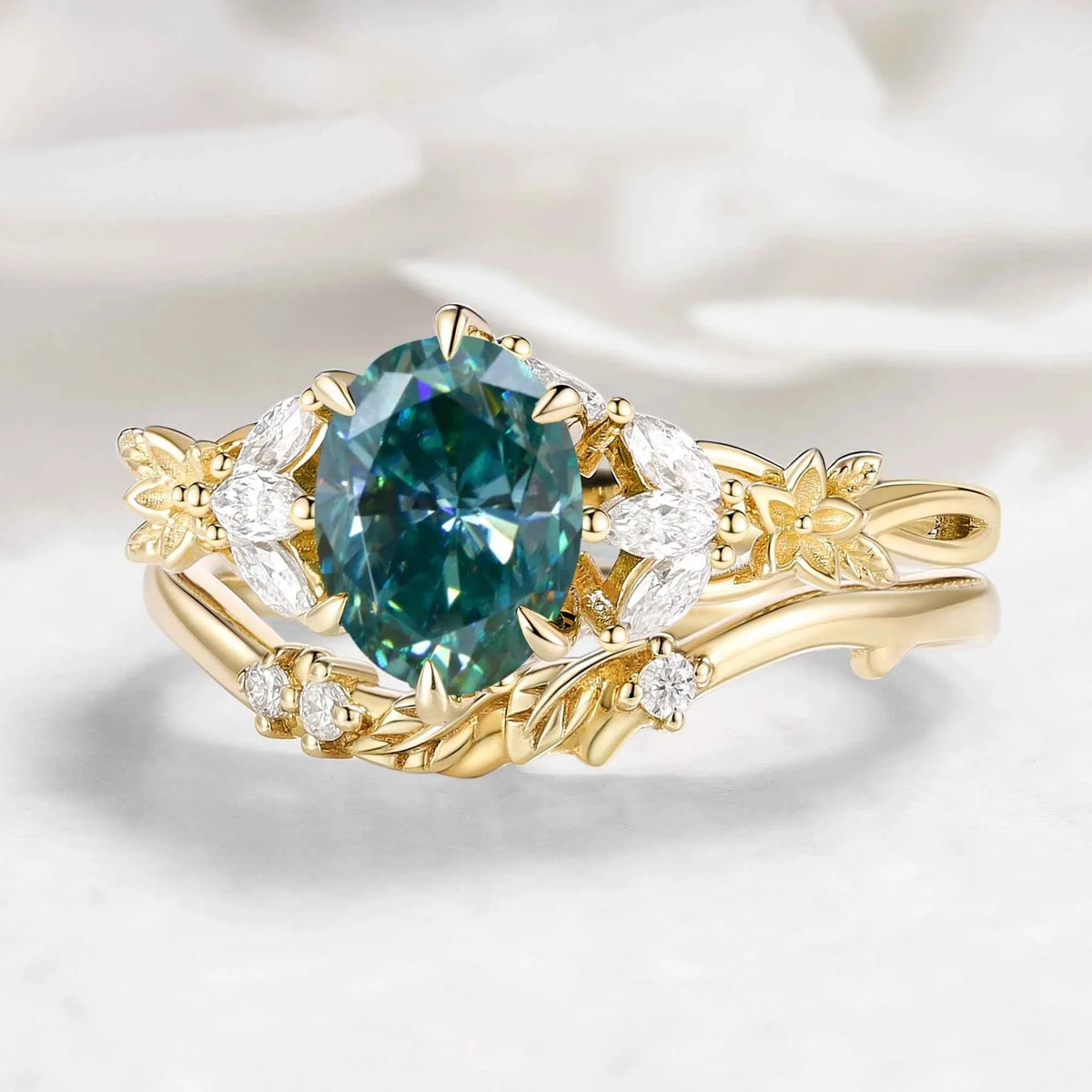 Oval Cut Green Moissanite Flower-Inspired Bud Design Engagement Ring 2pcs