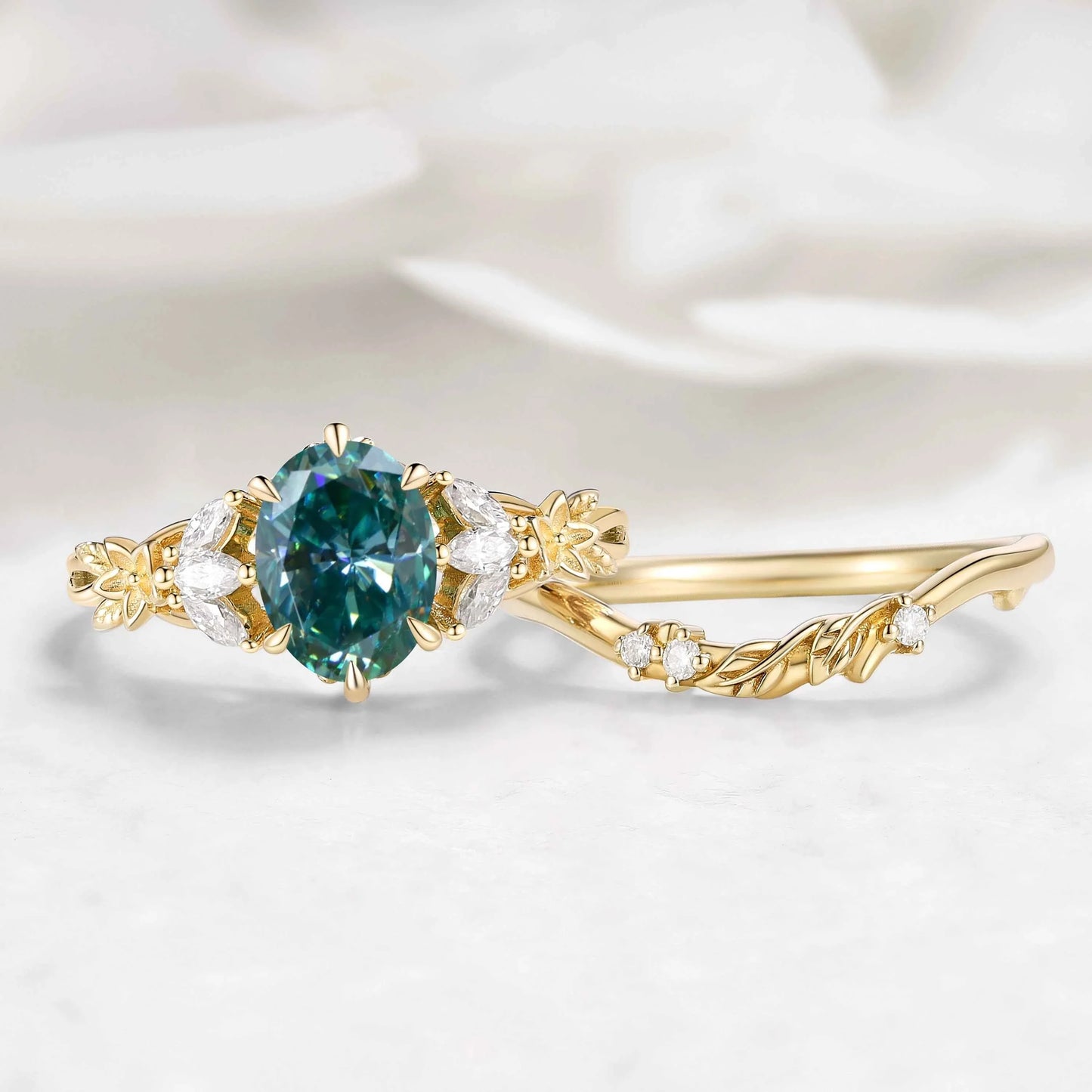 Oval Cut Green Moissanite Flower-Inspired Bud Design Engagement Ring 2pcs