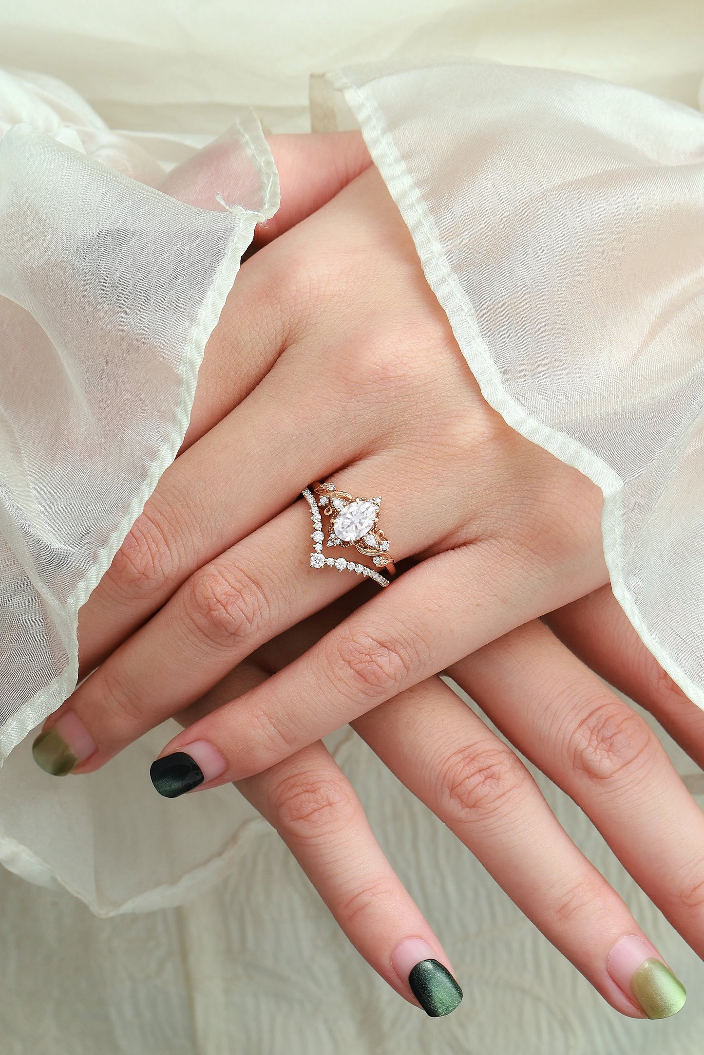 Oval Cut Moissanite Leaf Engagement Ring Set 2pcs