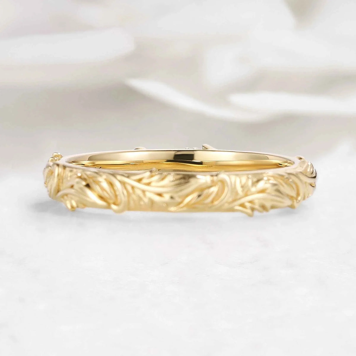 Nature Inspired Leaf Engraved Women’s Wedding Band