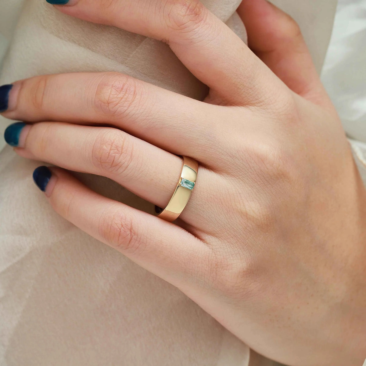Nature Inspired Moss Agate Men’s Ring with Leaf Vine Engraving