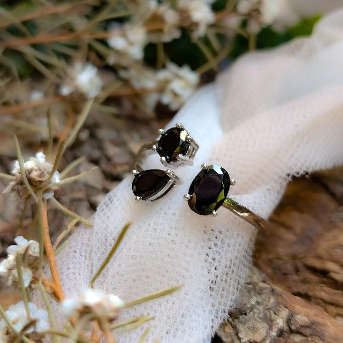 Onyx 3 Stone Ring