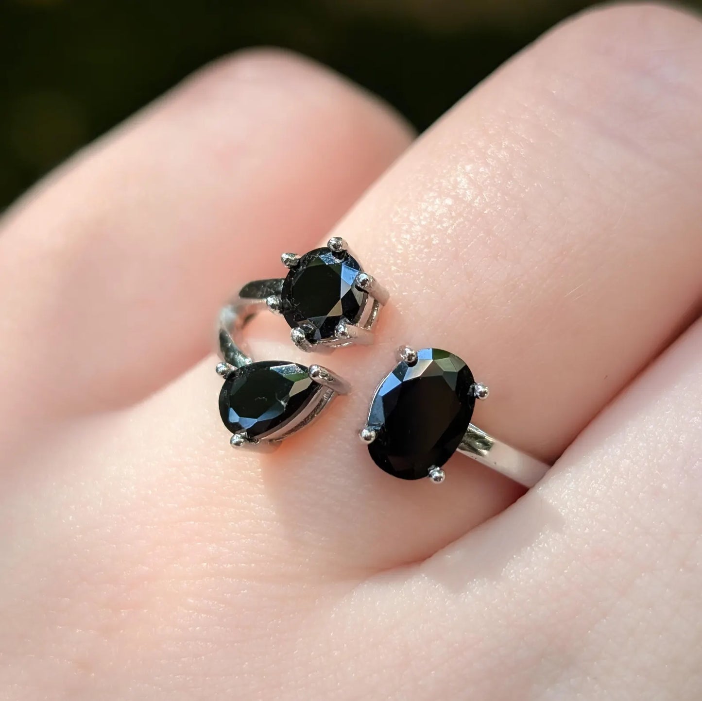 Onyx 3 Stone Ring