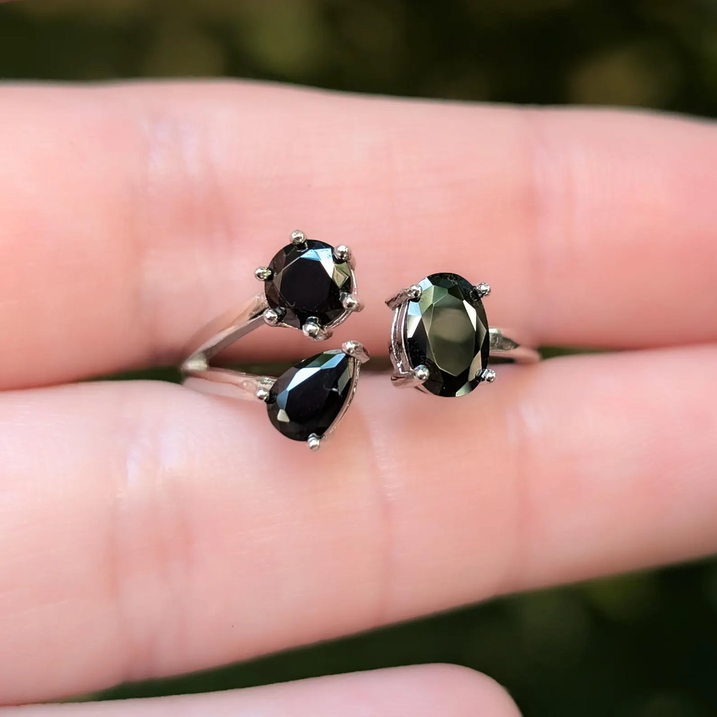 Onyx 3 Stone Ring
