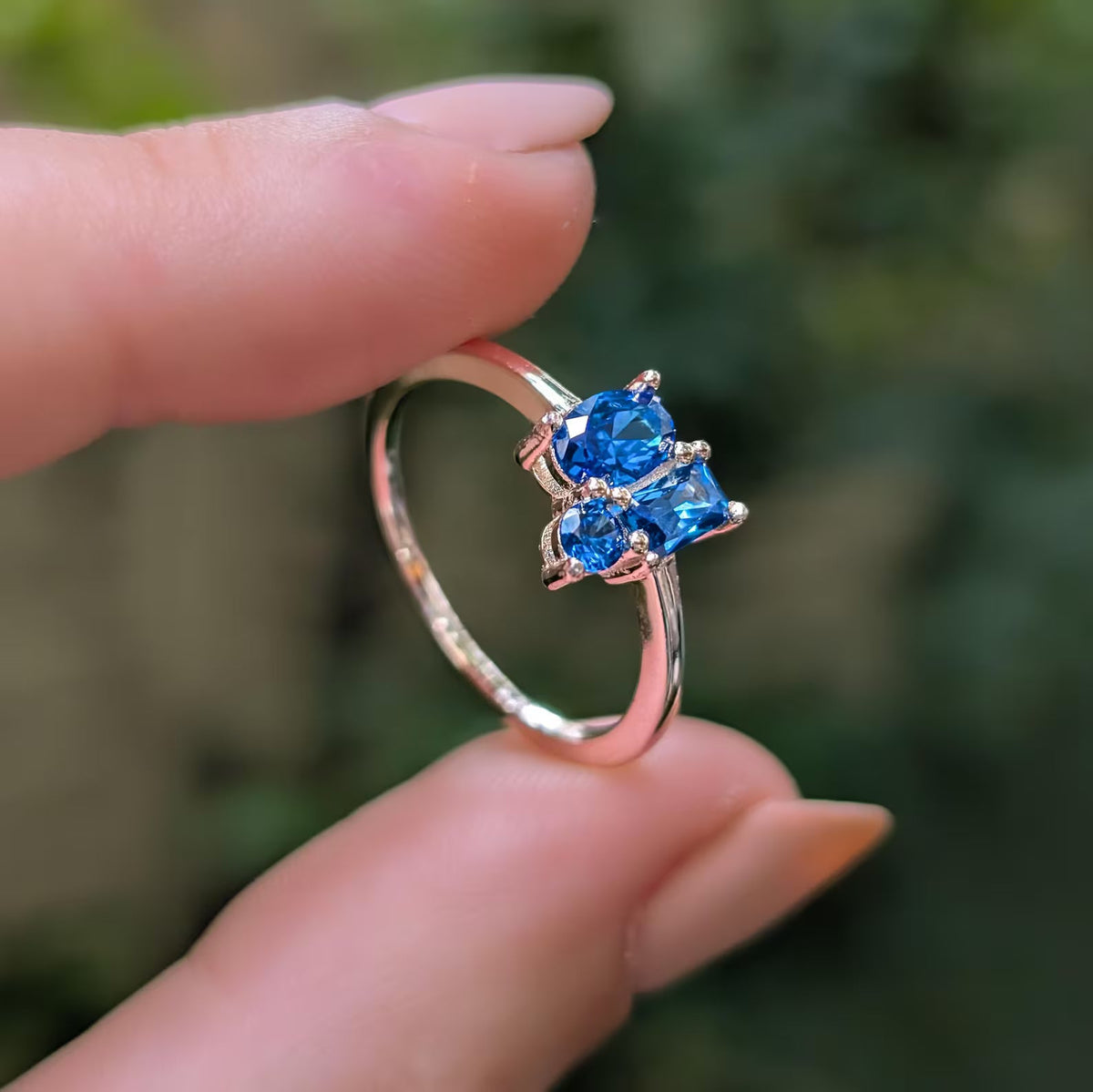 The Elia - Sapphire 3 Stone Cluster Ring