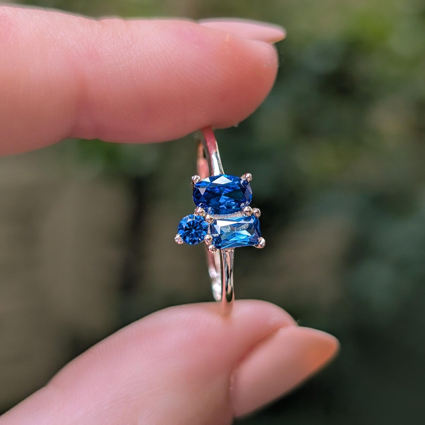 The Elia - Sapphire 3 Stone Cluster Ring