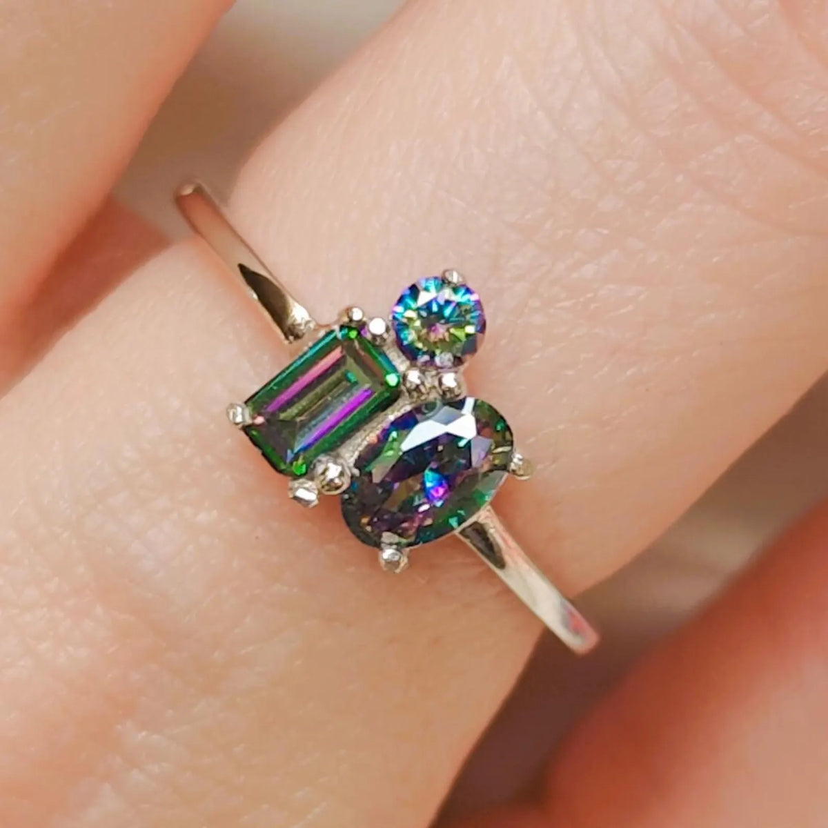 The Elia - Alexandrite Small Cluster Ring