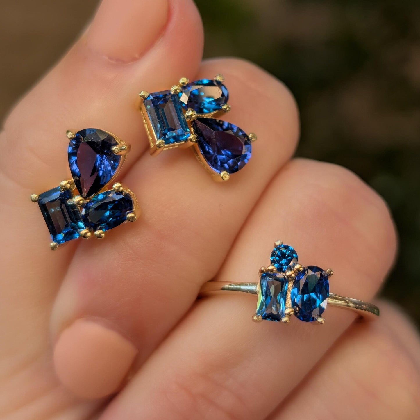 The Elia - Sapphire 3 Stone Cluster Ring