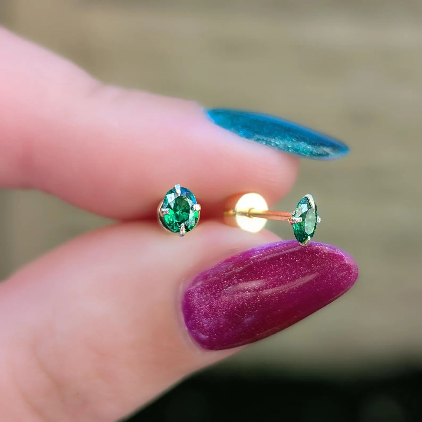 Micro Stud Oval - Emerald