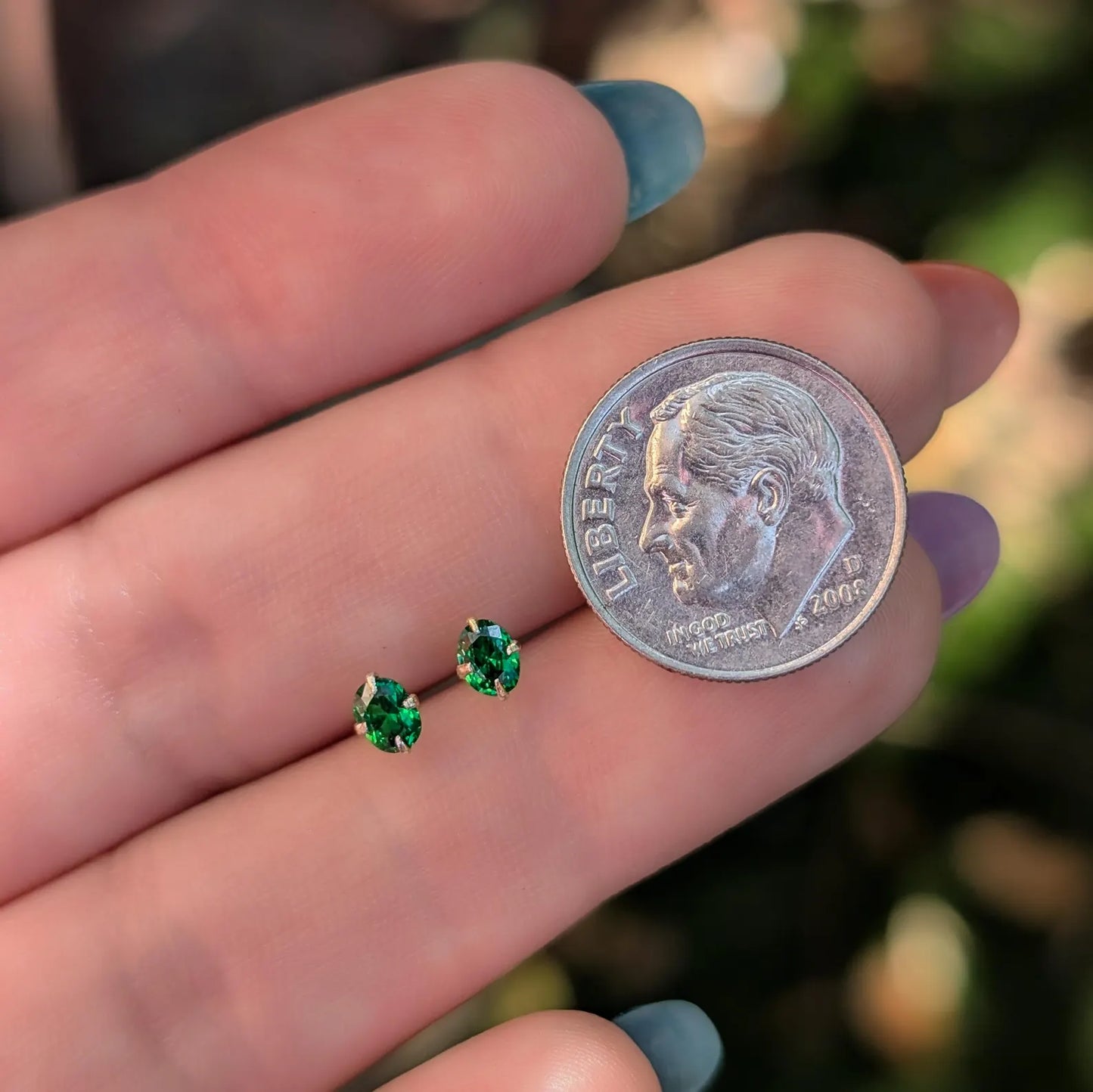 Micro Stud Oval - Emerald