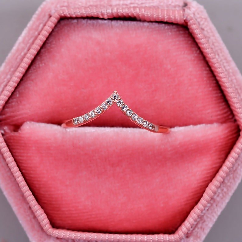 Elegant V-Shaped Moissanite Wedding Ring