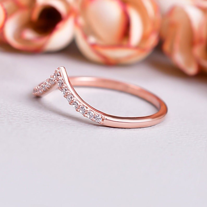 Elegant V-Shaped Moissanite Wedding Ring