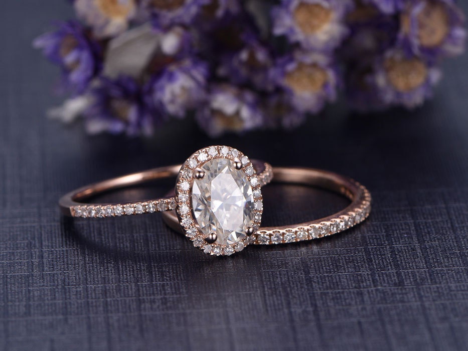 Vintage Art Deco Lab Grown Diamond Ring Set: Oval Halo, 14K Rose Gold
