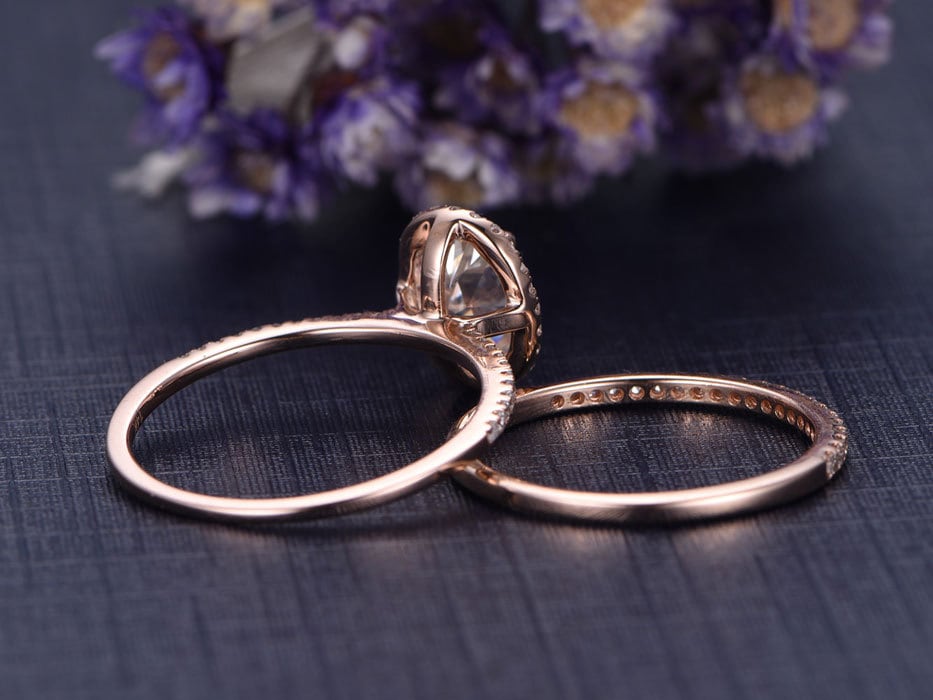 Vintage Art Deco Lab Grown Diamond Ring Set: Oval Halo, 14K Rose Gold