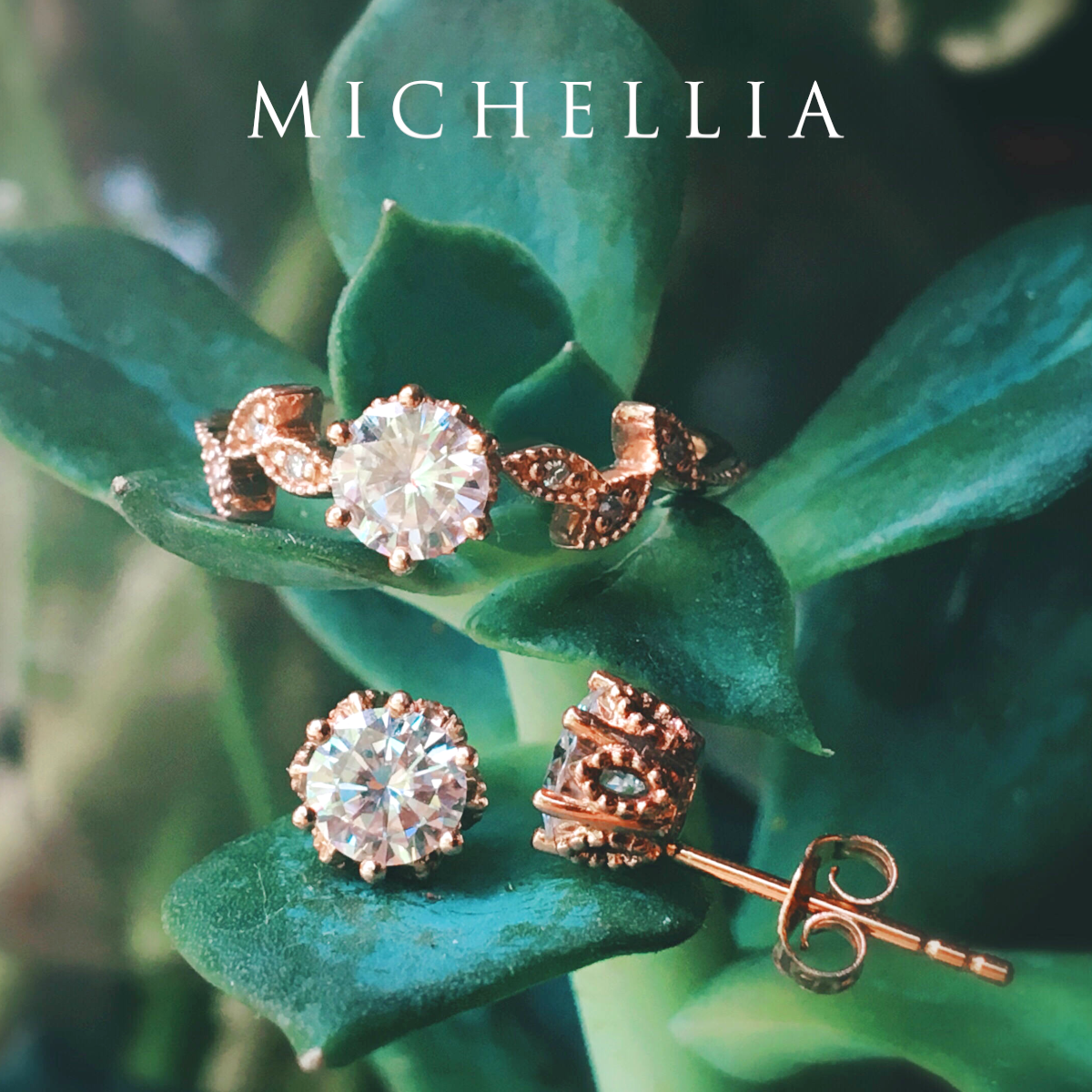 [Dahlia] Petite Floral Engagement Ring in Diamond / Moissanite