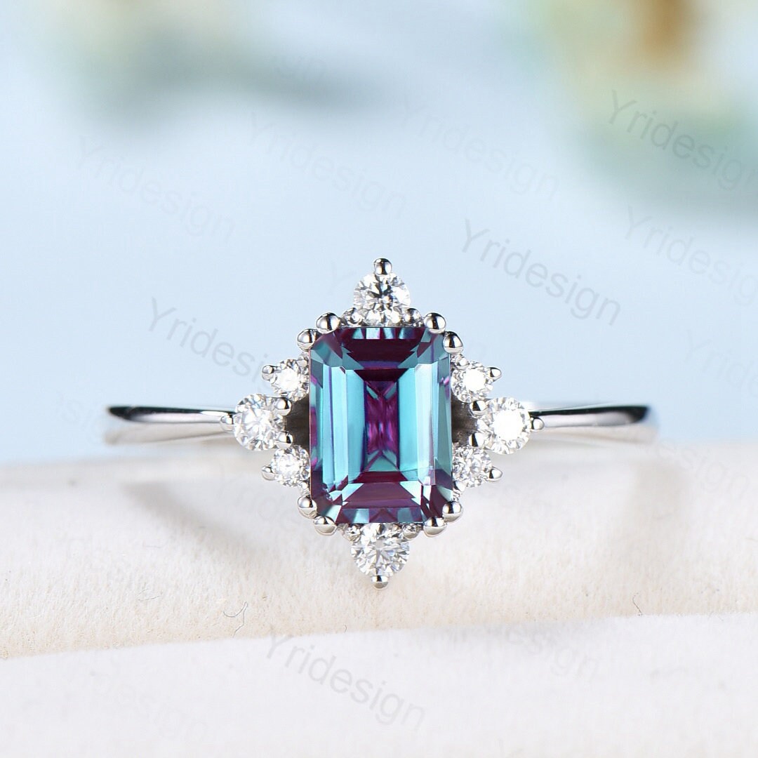 Elegant Emerald Cut Alexandrite Engagement Ring 14K White Gold Unique Vintage Alexandrite Moissanite Wedding Ring For Women June Birthstone