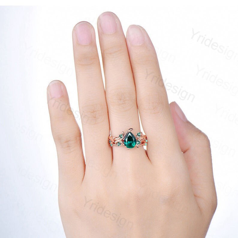 Nature Inspired pear emerald engagement ring set cluster green crystal wedding set vintage unique green stone Leaf bridal ring set for women