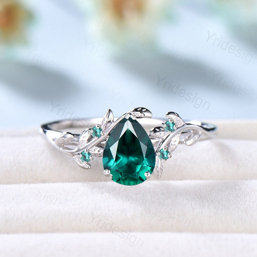 Nature Inspired pear emerald engagement ring set cluster green crystal wedding set vintage unique green stone Leaf bridal ring set for women