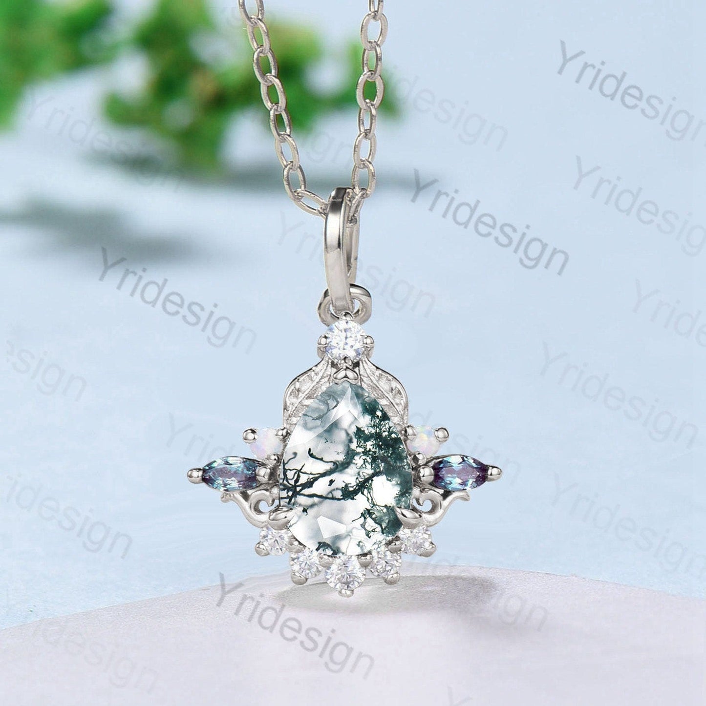 Unique Pear Shaped Moss Agate Pendant Necklace Vintage Alternative Alexandrite Opal Necklace For Women Nature Inspired Leaves Pendant