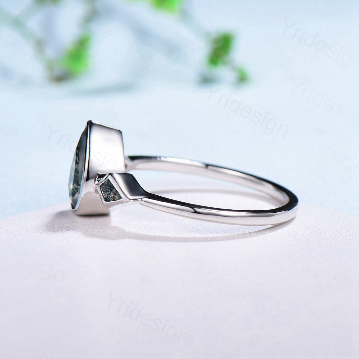 Bezel Set Moss Agate Ring Pear Aquatic Agate Engagement Ring Minimalist Kite Green Agate Wedding Ring For Women Three Stone Anniversary Ring