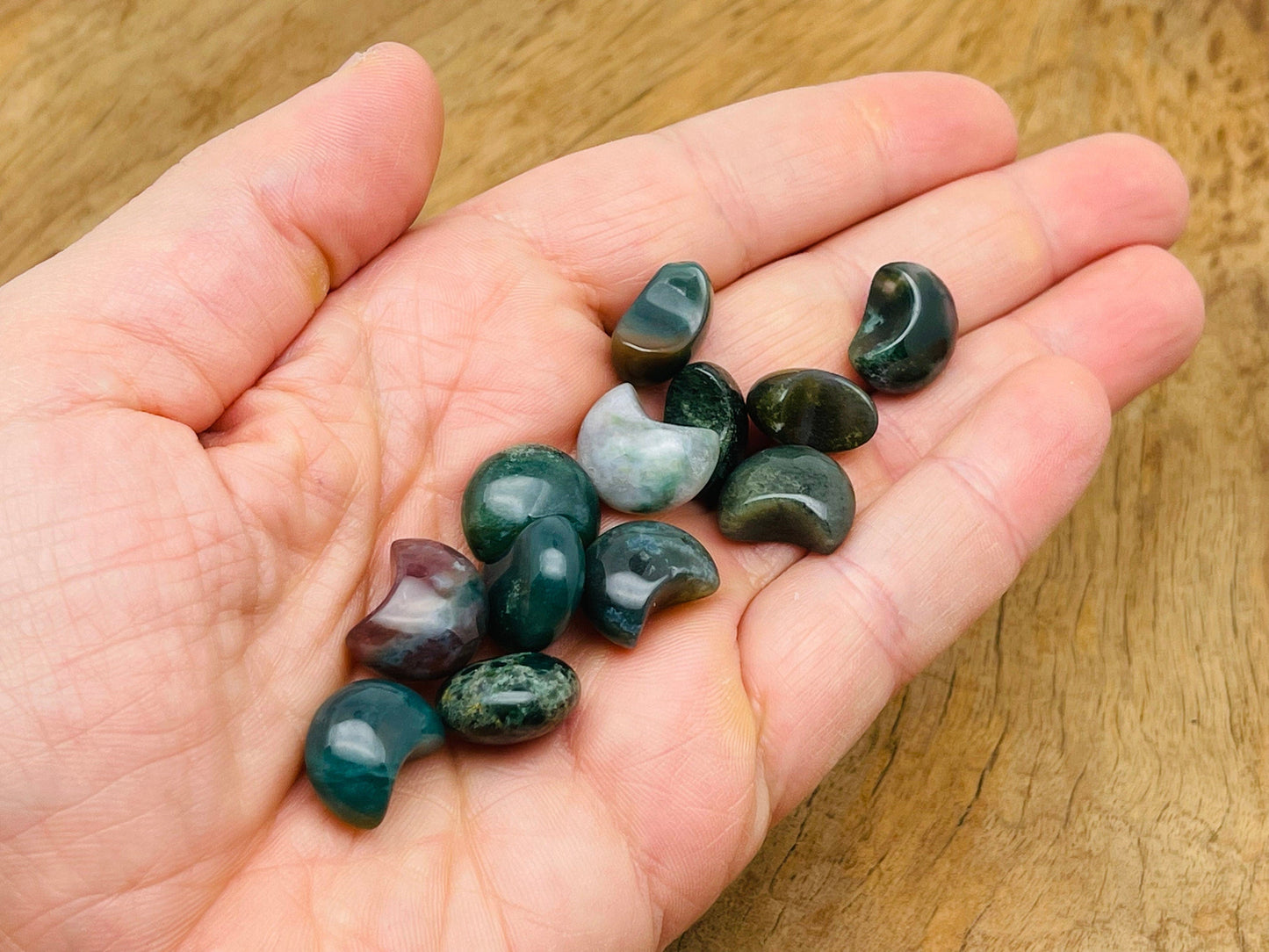 Moss Agate Gemstone Moon Puffy - 15x9mm - MO1078