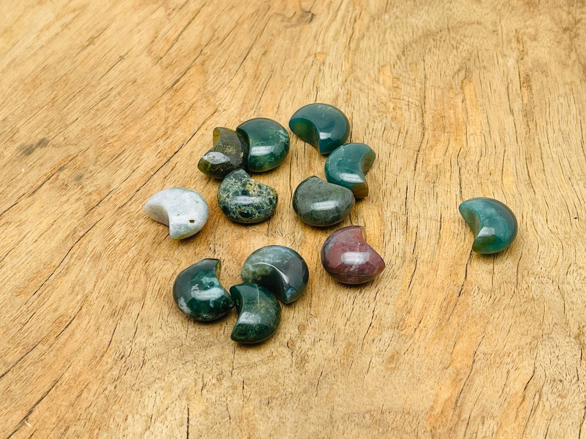 Moss Agate Gemstone Moon Puffy - 15x9mm - MO1078