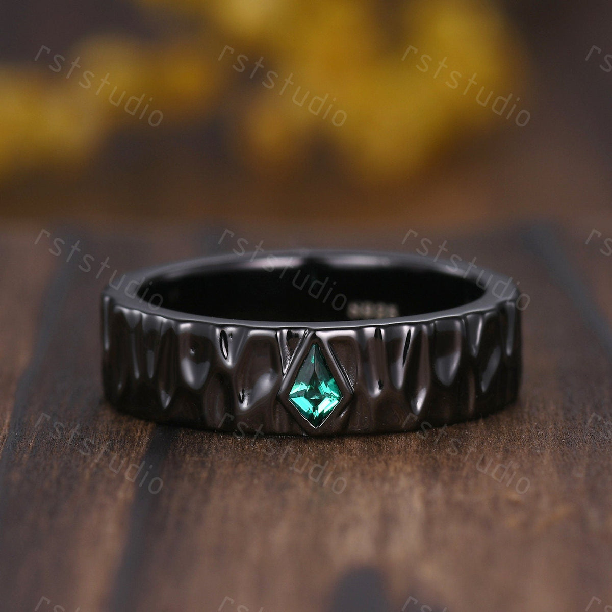 Vintage Emerald Black Gold Ring Set: His & Hers Wedding Bands