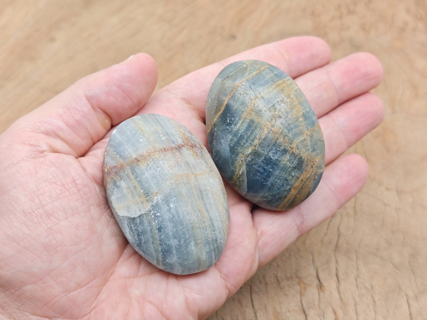 Blue Onyx Palm Gemstone - Spa Stone - PA1049