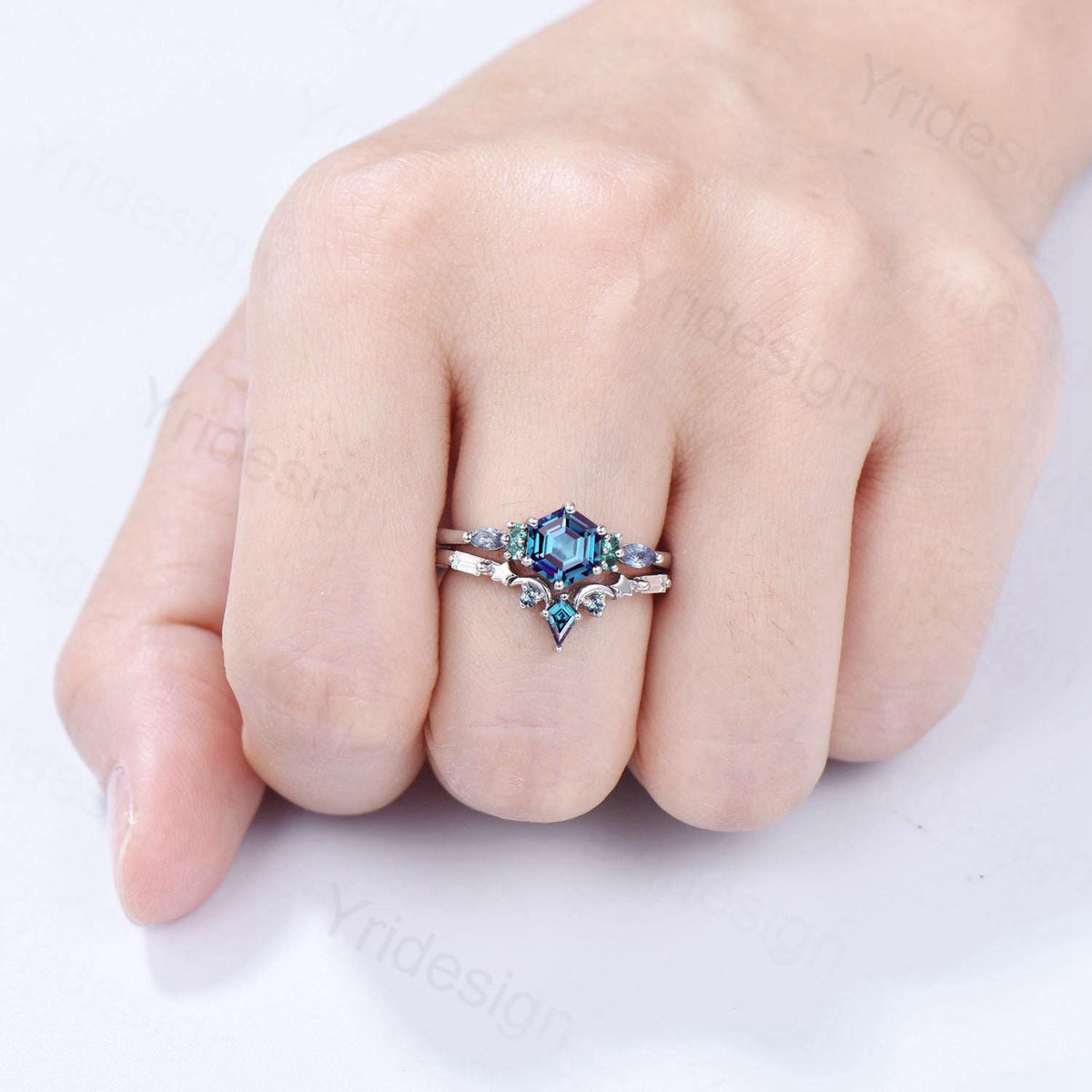 Vintage Style Alexandrite Engagement Ring Set, Promise Ring June Birthstone Gift For Her, Cluster Emerald Bridal Set, Moon Star Kite Band