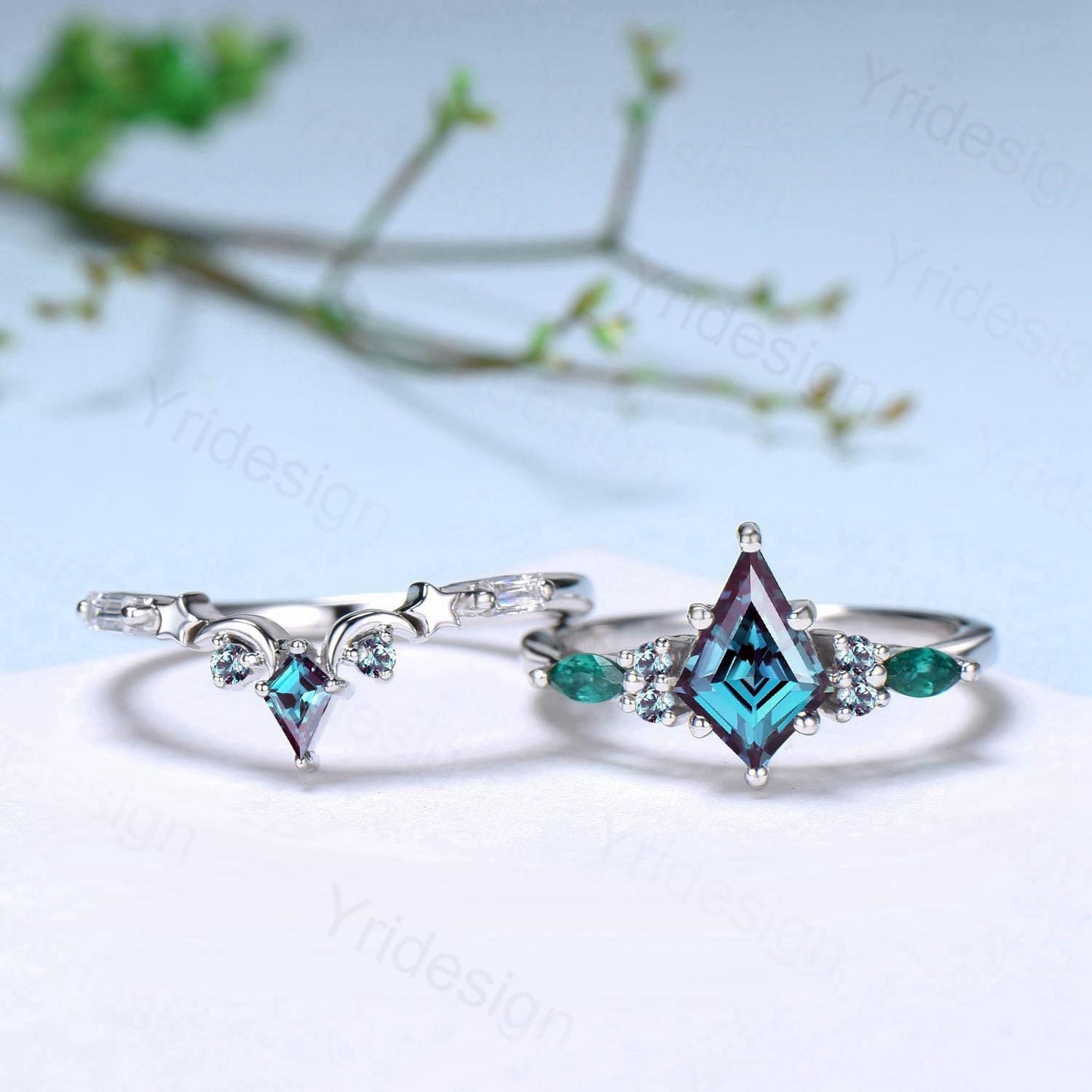 Unique kite cut  Alexandrite engagement ring set silver white gold art deco marquise emerald wedding ring set for women 2pcs star bridal set