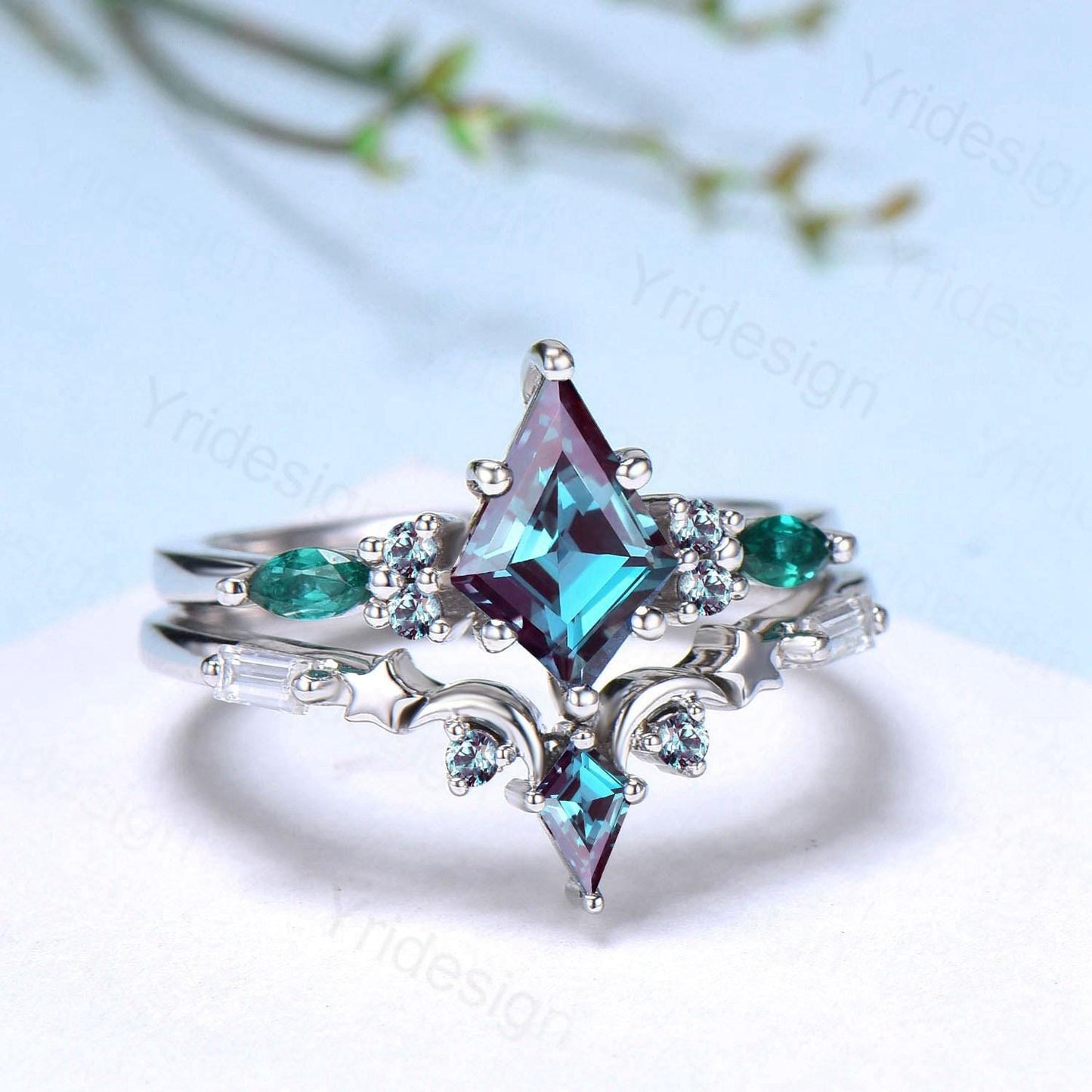 Unique kite cut  Alexandrite engagement ring set silver white gold art deco marquise emerald wedding ring set for women 2pcs star bridal set