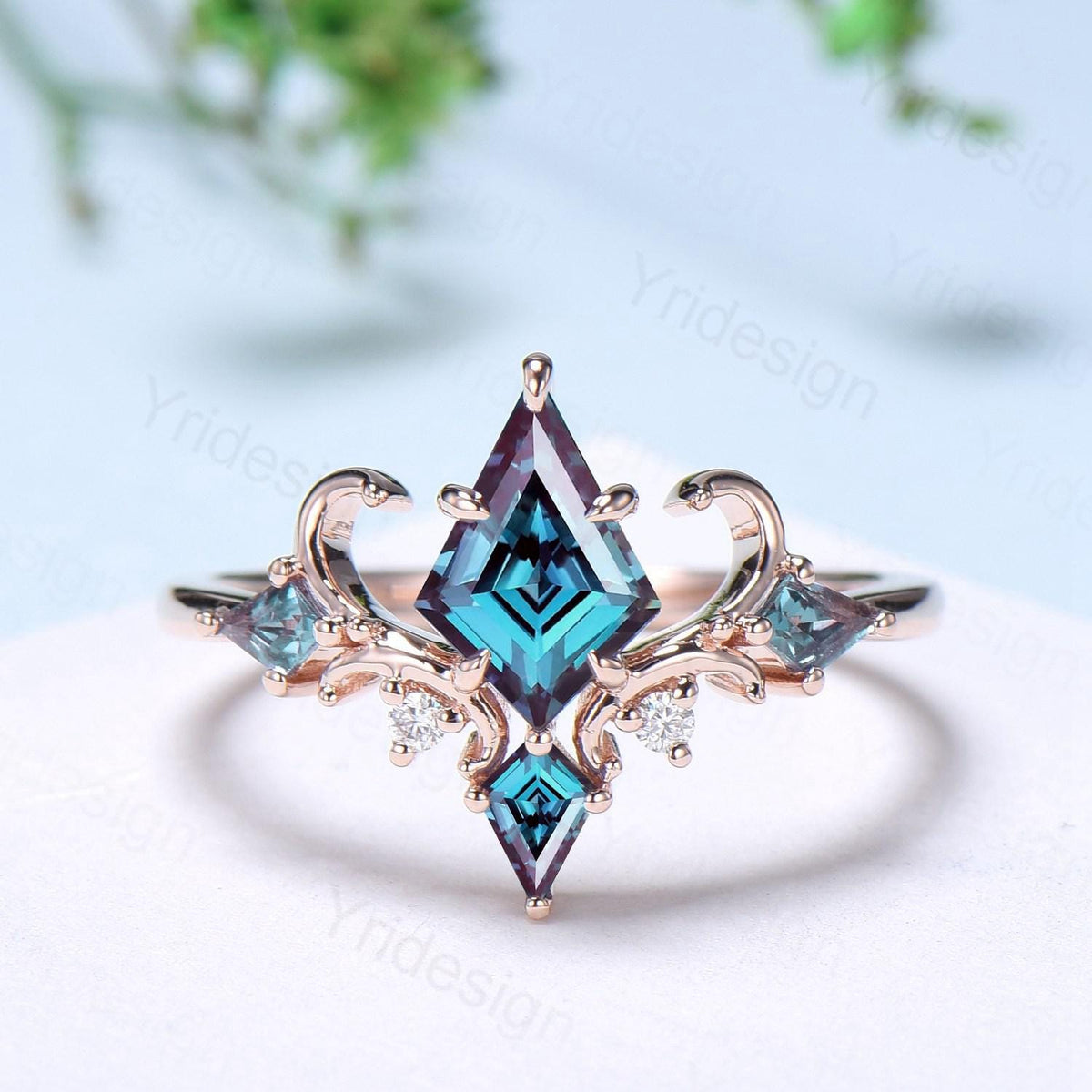 Kite Cut Alexandrite Engagement Ring Rose Gold Art Deco Air Fly Wedding Ring