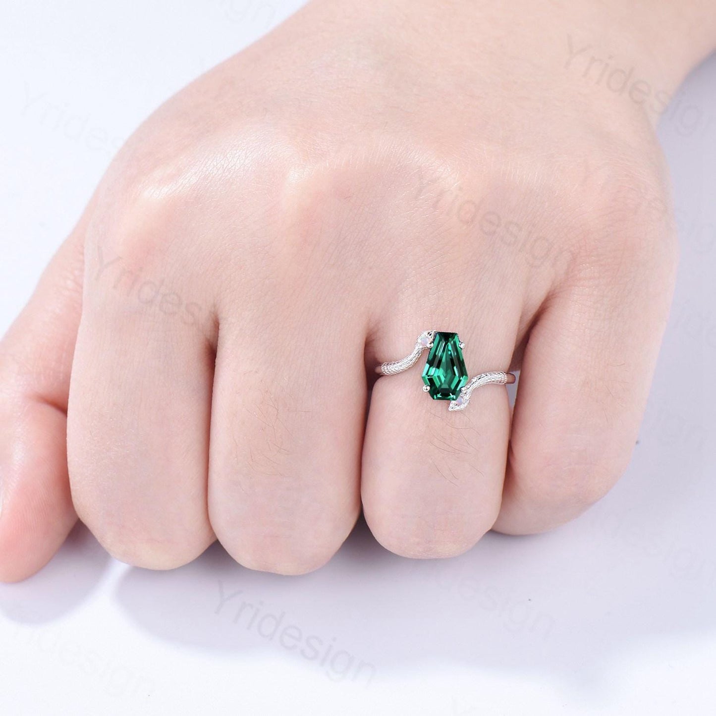 Unique Snake emerald engagement ring cold-blooded coffin shaped May birthstone three stone wedding ring for women anniversary promise gift