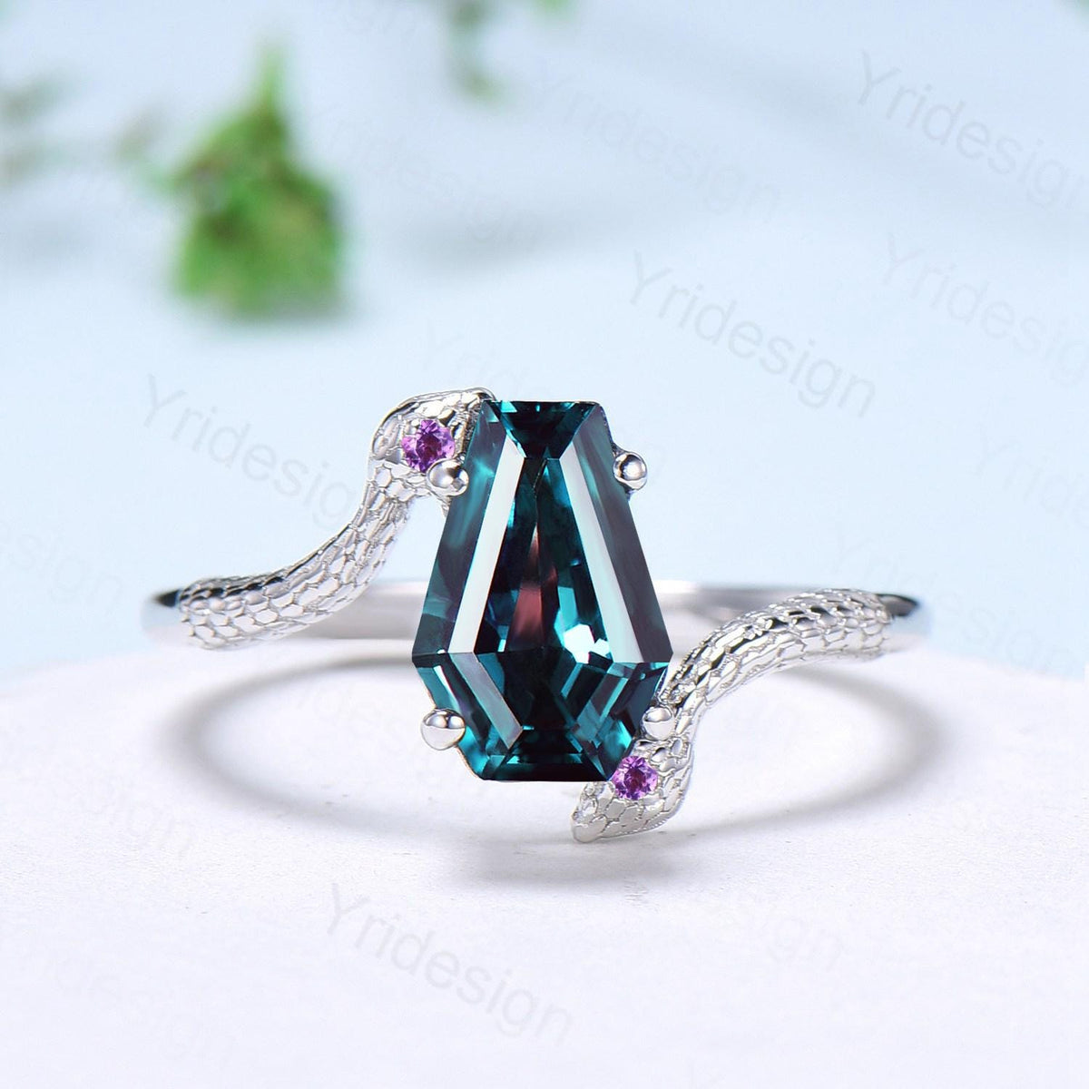 Unique Snake alexandrite engagement ring cold-blooded coffin shaped color changing three stone wedding ring women anniversary promise gift