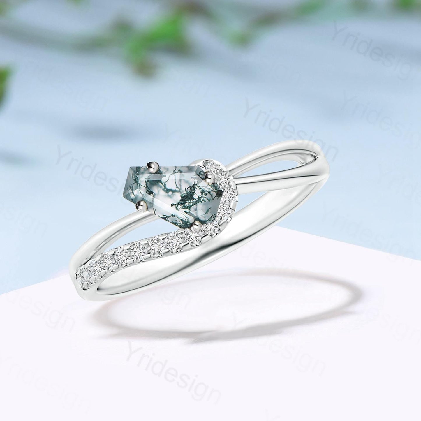 Unique green moss agate engagement ring cold-blooded coffin snake style green stone split shank wedding ring rose gold anniversary gifts