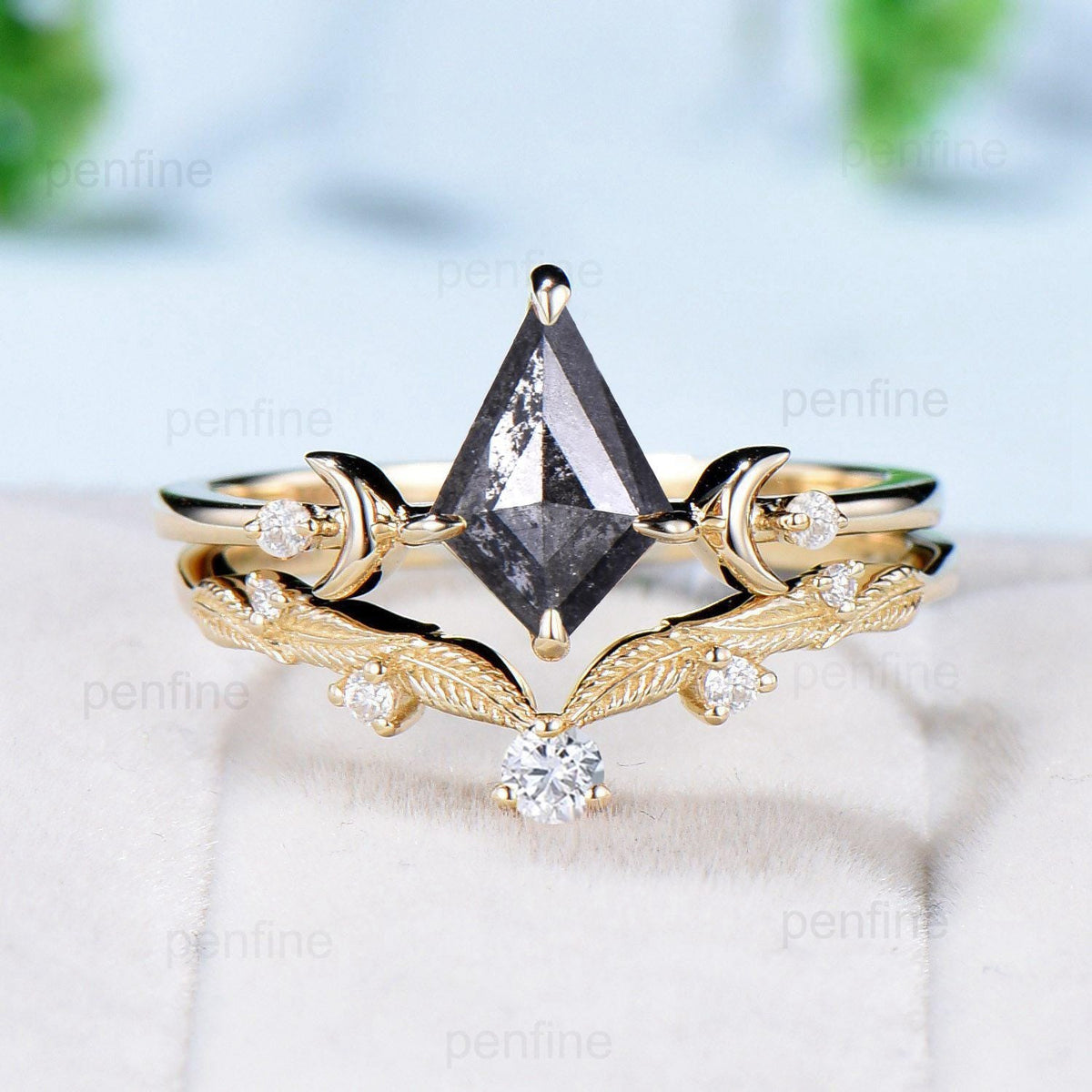 Vintage kite shaped salt and pepper diamond engagement ring set yellow gold Unique celestial moon wedding ring for women dainty promise ring