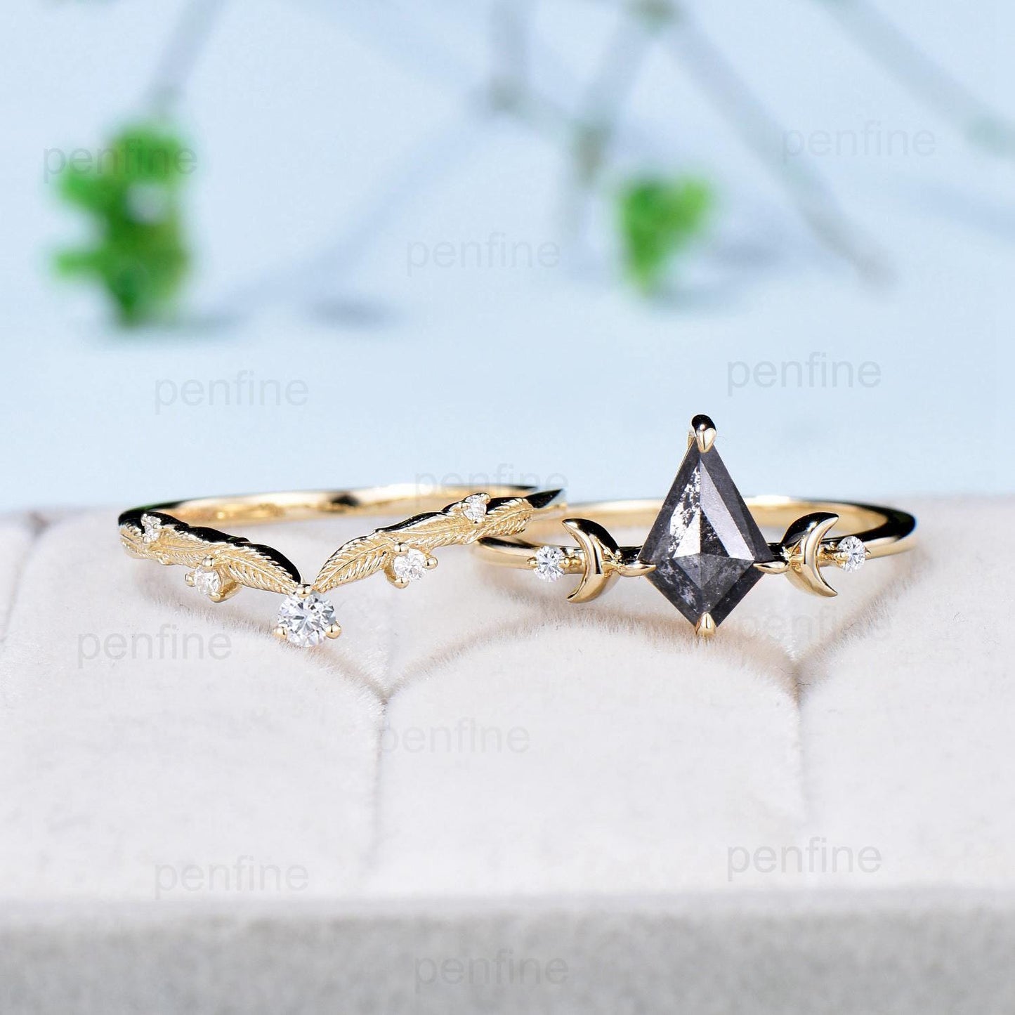 Vintage kite shaped salt and pepper diamond engagement ring set yellow gold Unique celestial moon wedding ring for women dainty promise ring