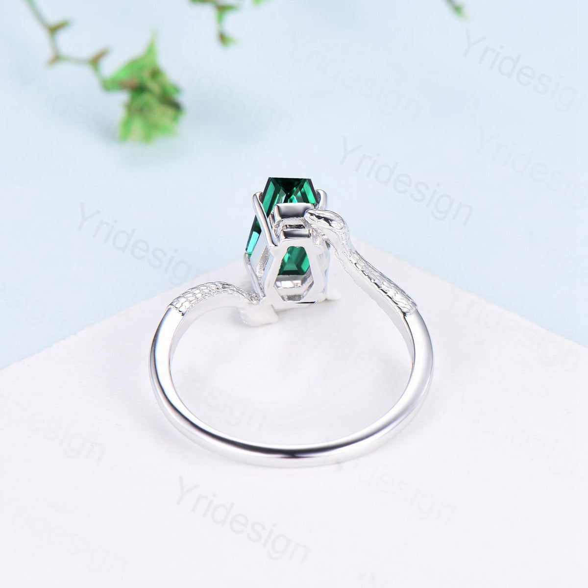 Unique Snake emerald engagement ring cold-blooded coffin shaped May birthstone three stone wedding ring for women anniversary promise gift