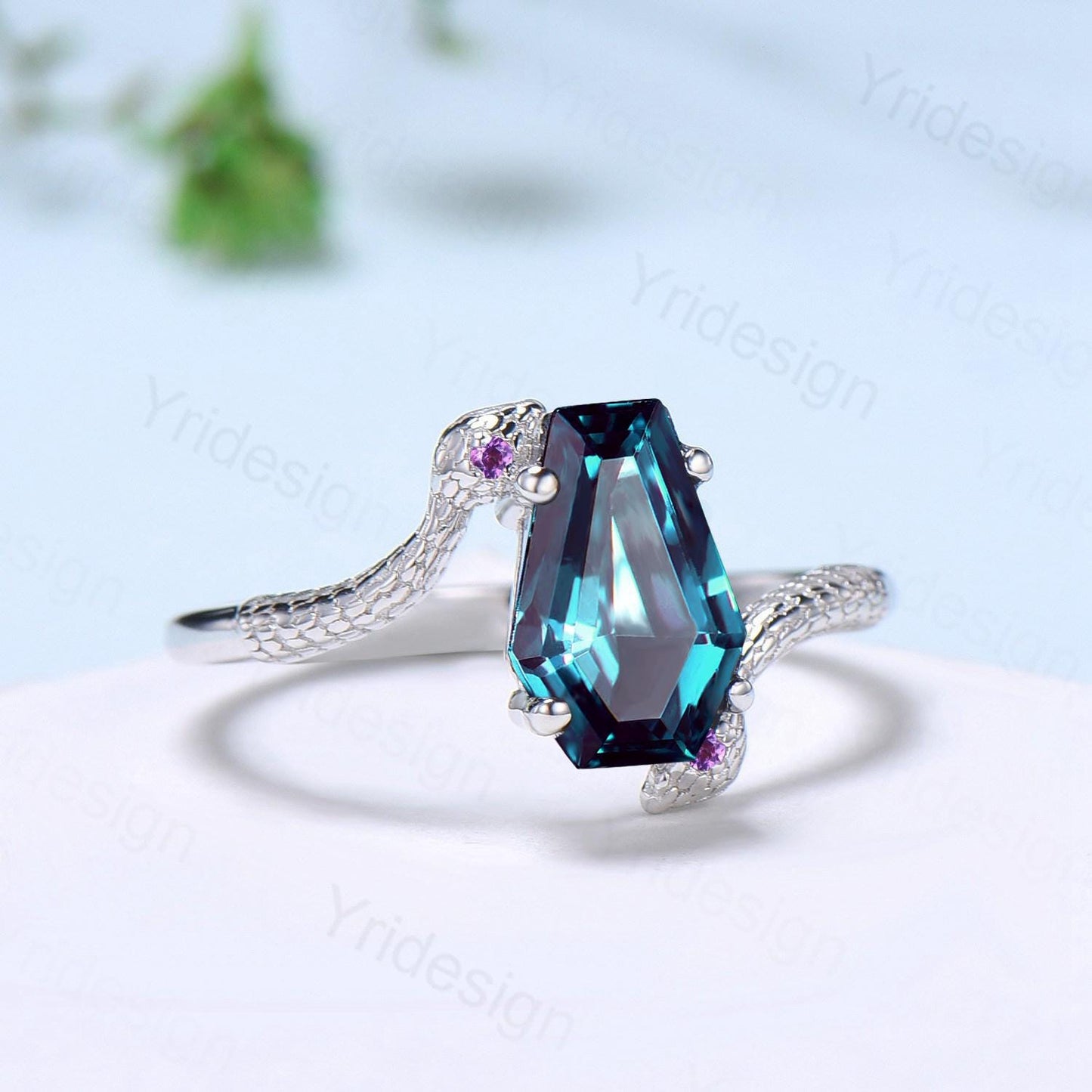 Unique Snake alexandrite engagement ring cold-blooded coffin shaped color changing three stone wedding ring women anniversary promise gift
