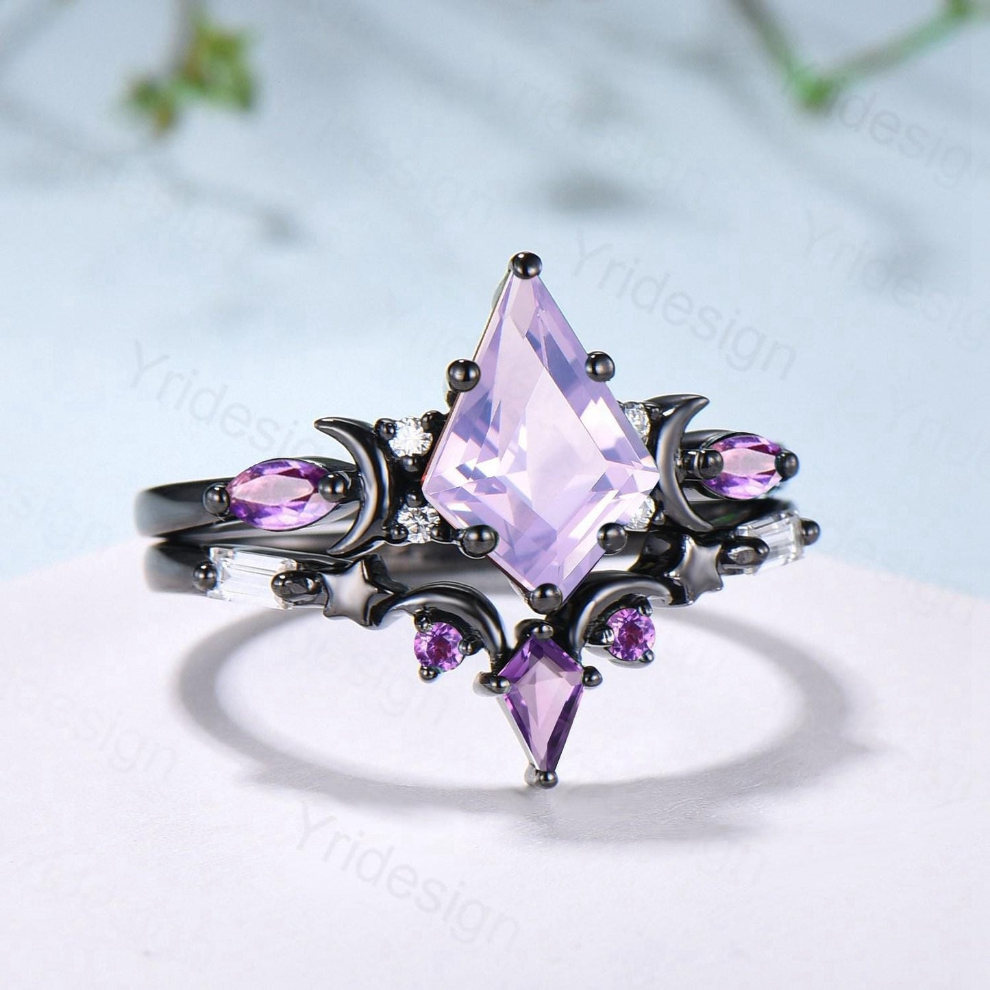 Unique Black gold kite cut lavender amethyst ring Unique crescent moon star purple engagement ring delicate amethyst 2pcs bridal wedding set
