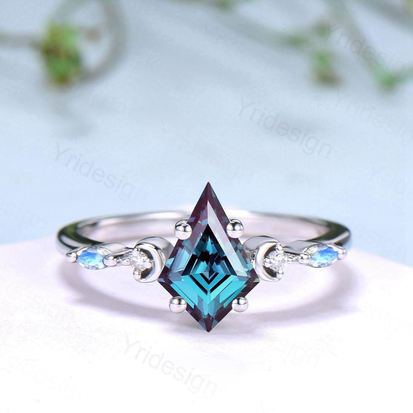 Vintage kite cut alexandrite ring Five Stone crescent moon June birthstone engagement ring Moonstone bridal wedding set anniversary gifts