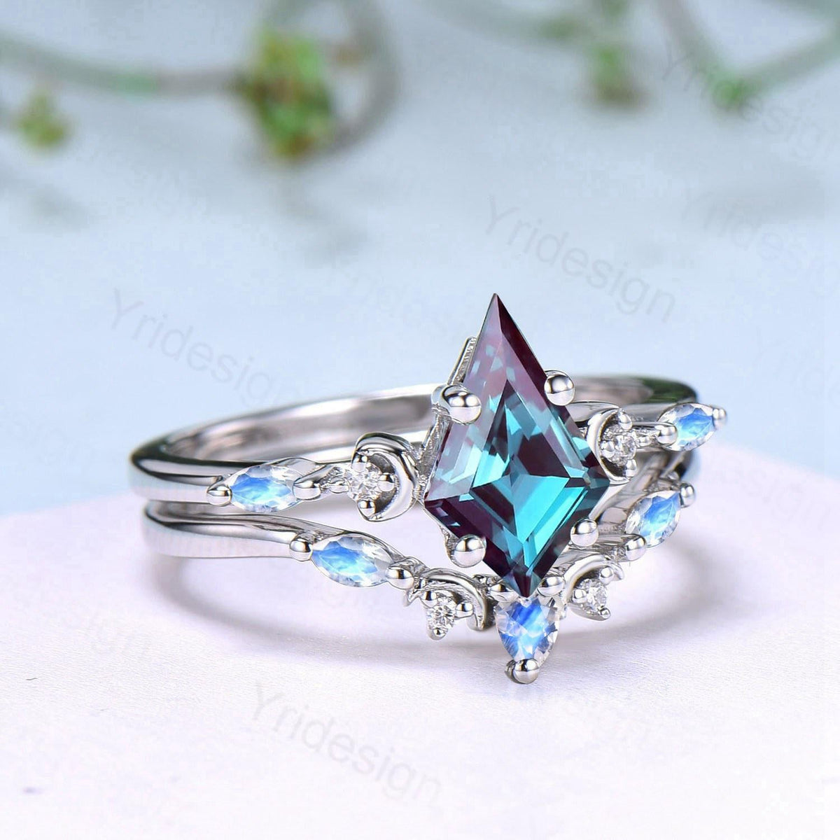 Vintage kite cut alexandrite ring Five Stone crescent moon June birthstone engagement ring Moonstone bridal wedding set anniversary gifts