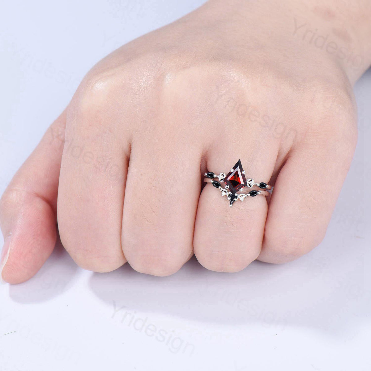Vintage kite cut garnet wedding ring set Five stone crescent moon garnet spinel engagement ring dainty delicate bridal set anniversary gifts