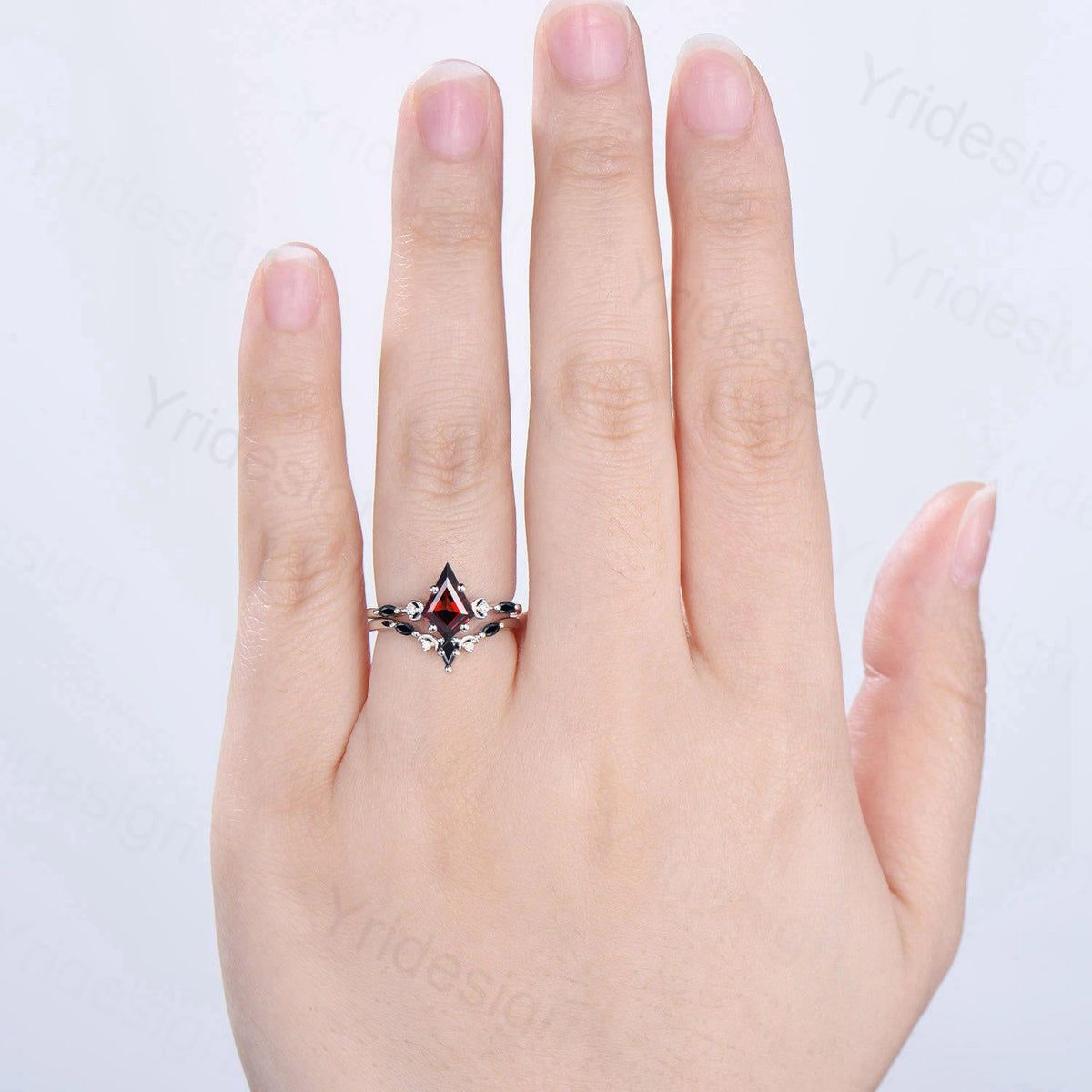 Vintage kite cut garnet wedding ring set Five stone crescent moon garnet spinel engagement ring dainty delicate bridal set anniversary gifts